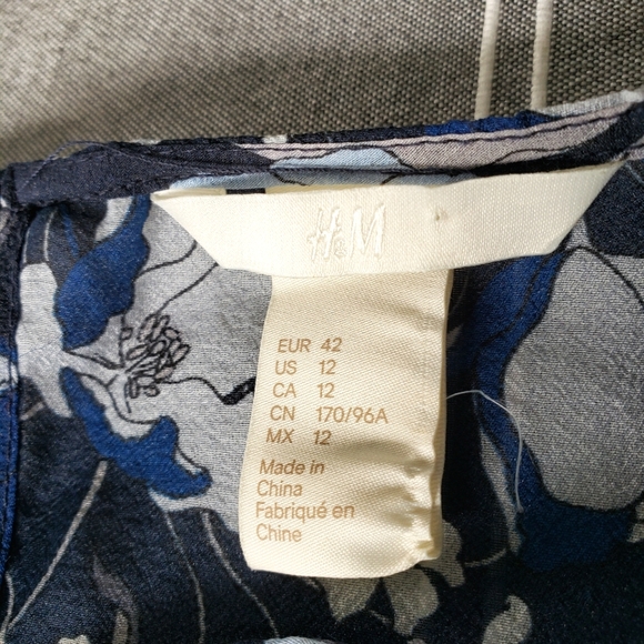 H&M blouse - Picture 3 of 6